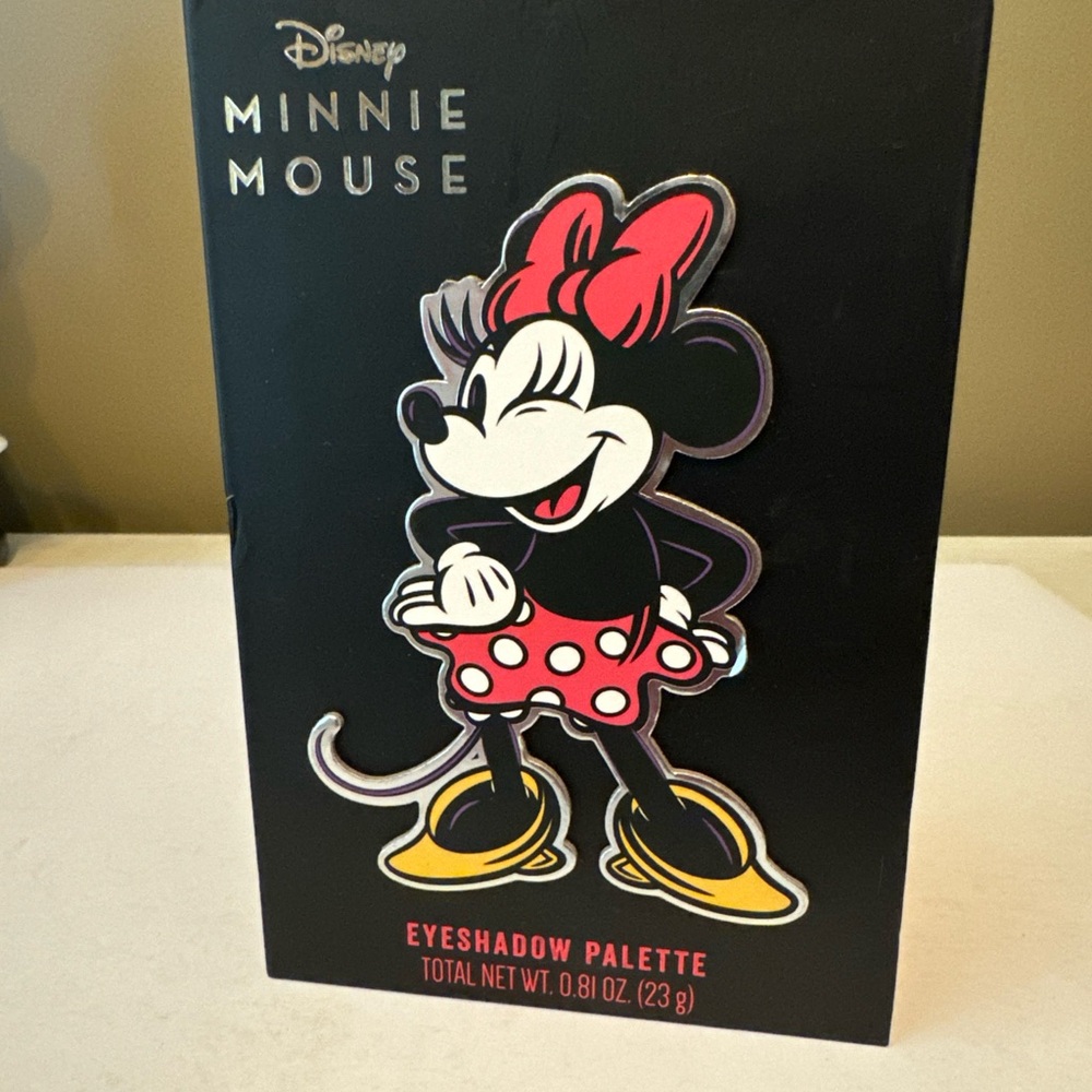 Taste beauty Minnie Mouse eye shadow palette